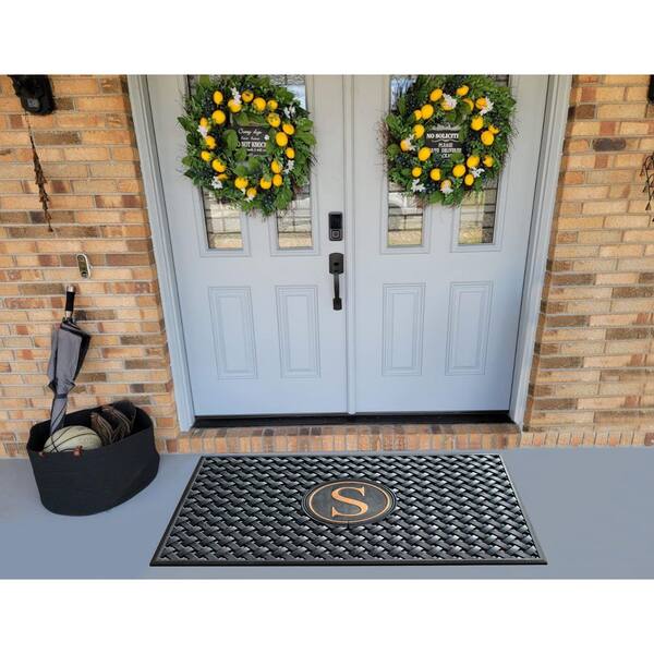 https://images.thdstatic.com/productImages/235d24ad-42ff-453c-91ee-1de08d3791ca/svn/black-a1-home-collections-door-mats-a1home200174-s-c3_600.jpg