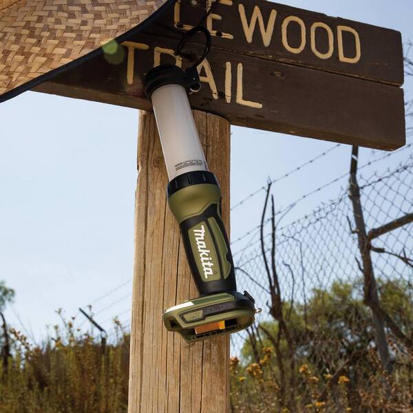 Makita Outdoor Adventure 18V LXT L.E.D. Lantern/Flashlight ADML807
