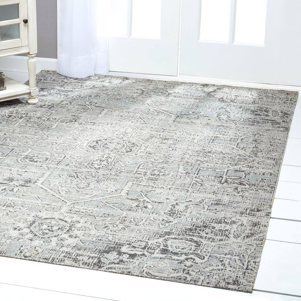 Sofia Fleur Gray Medallion Indoor/Outdoor Area Rug