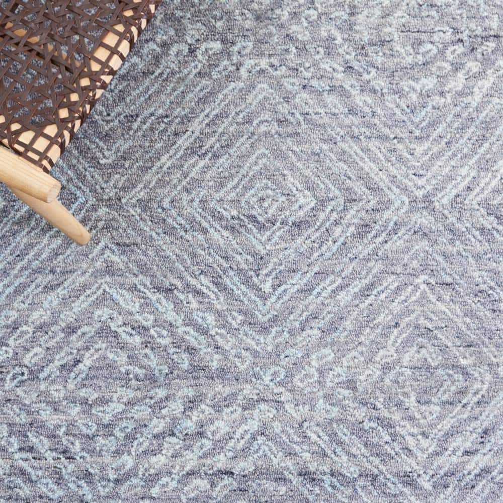 Light Grey and Beige Round Tufted Wool Rug, 6' x 6'