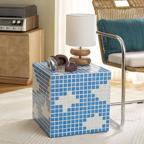 Hikarテーブル SAFAVIEH Hikari 16 in. Light Blue/White Square Tiles End Table