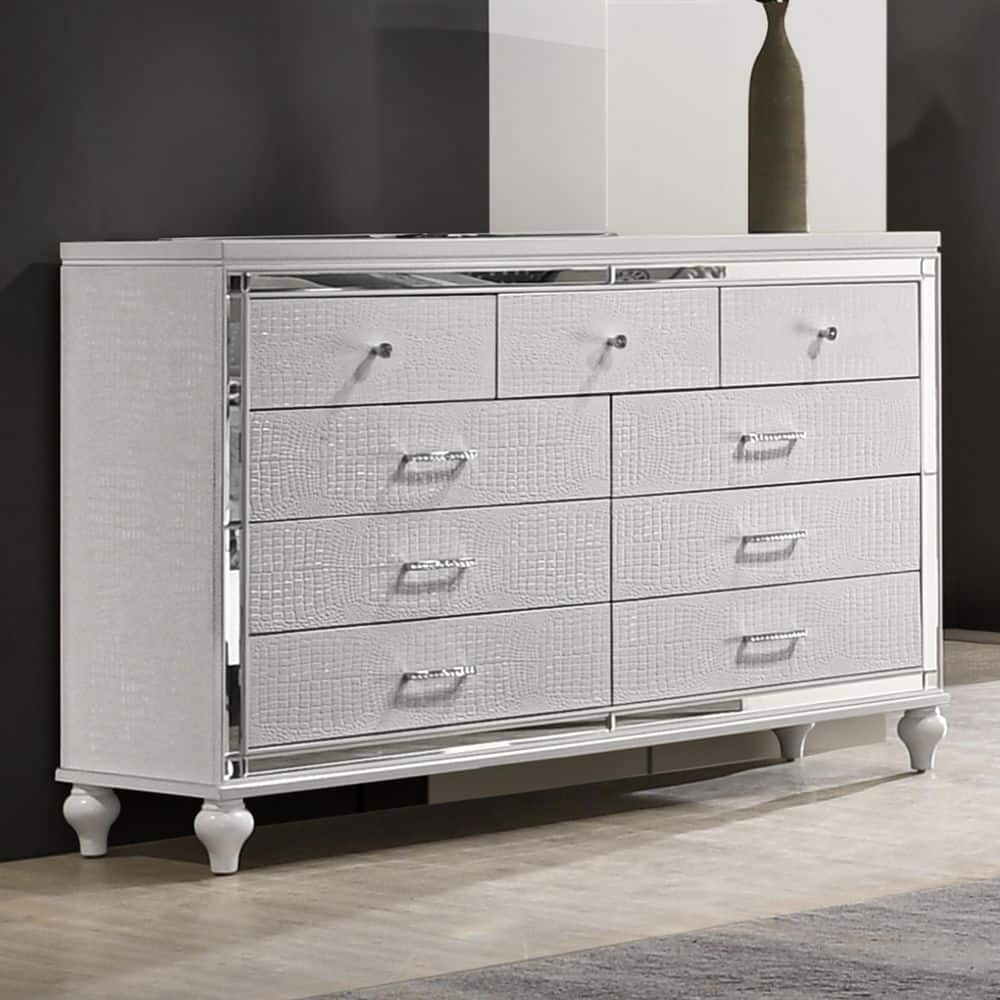 NEW CLASSIC HOME FURNISHINGS New Classic Furniture Valentino White