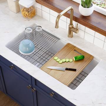 DEERVALLEY 33 in. L x 19 in. W White Fireclay Rectangular Single Bowl Undermount Workstation Kitchen Sink with Accessories DV-1K0141