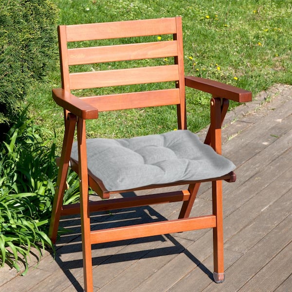 https://images.thdstatic.com/productImages/23aba0de-23fa-41c8-b72b-d991cf01f897/svn/aoodor-outdoor-dining-chair-cushions-800-061-w2131-44_600.jpg