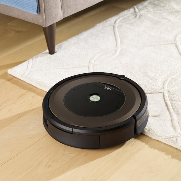 iRobot® Roomba® 676 Robot Vacuum-Wi-Fi Connectivity, Personalized Cleaning  Recommendations, Works with Google, Good for Pet Hair, Carpets, Hard  Floors, Self-Charging 