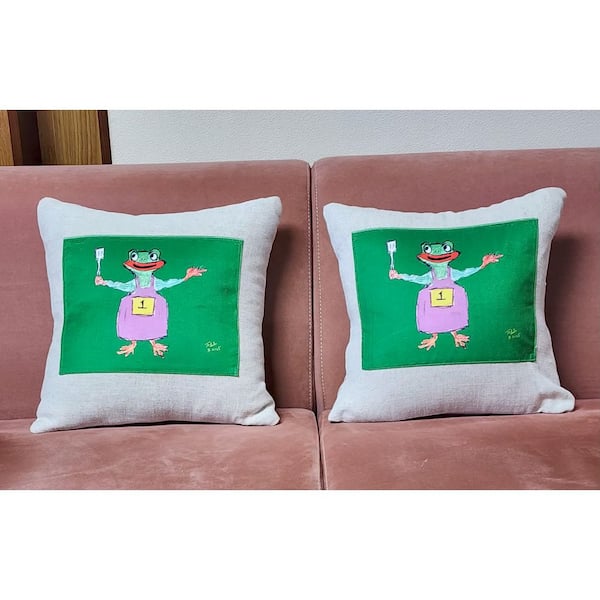 Grandma Frog 16 in. x 16 in. Set of 2 Square Linen and Viscose Decor Throw Pillow Covers