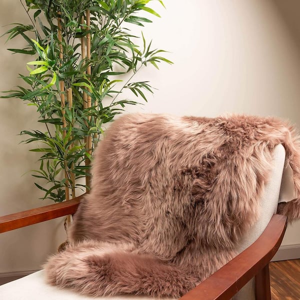 Genuine New Zealand Sheepskin Pelt 2 x 3 ft. Rose qt. Area Rug