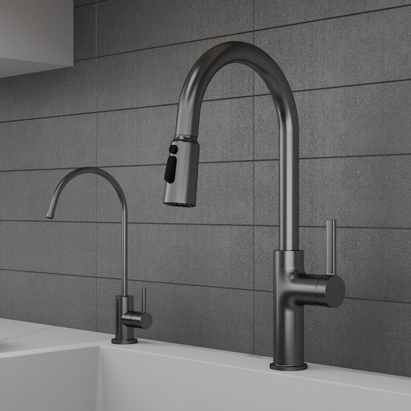 Stalbridge Single-Handle Pull-Down Sprayer Kitchen Faucet in Spot-Free Gunmetal Grey