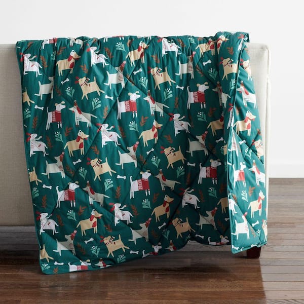 Company Essentials Loftaire Holiday Green Throw Blanket