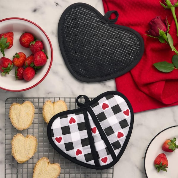 マーサスチュワート ハート　love February is all about love at Martha Stewart Living. ❤️ From