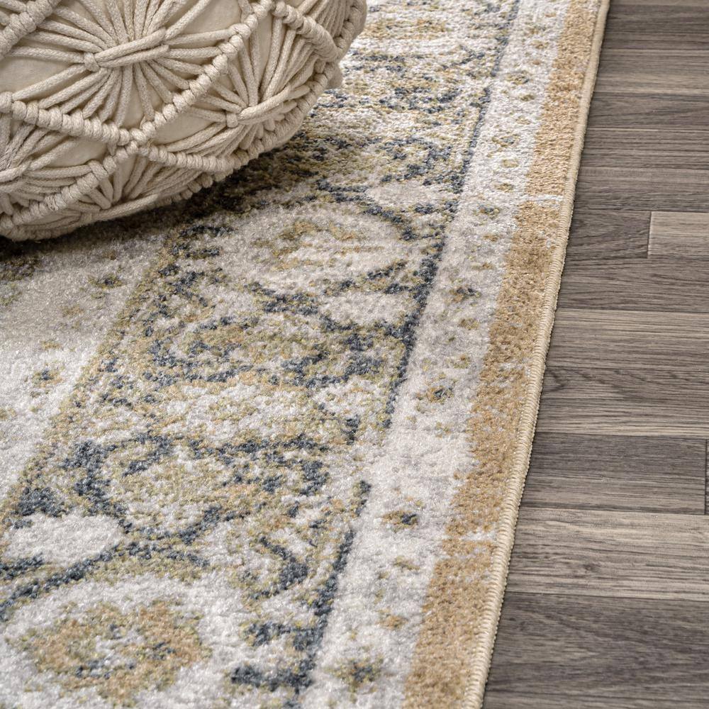 Green and Cream Medallion Washable Synthetic Area Rug, 4' x 6'