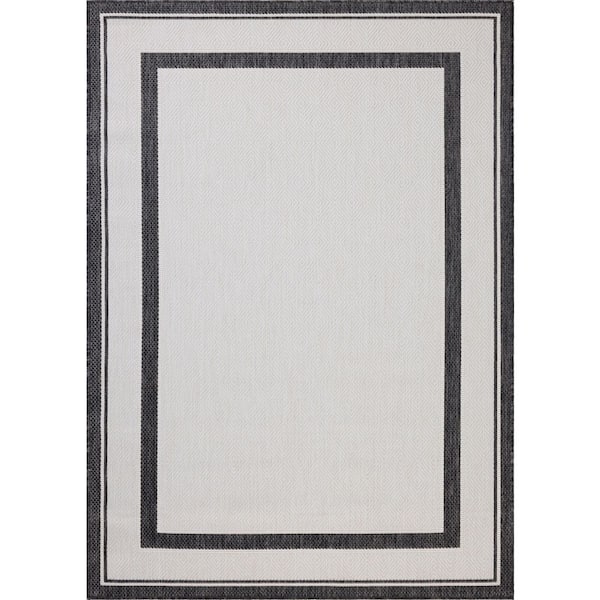Easton Onyx / Ivory 2 ft. 3 in. x 3 ft. 9 in. Indoor/Outdoor Accent Rug
