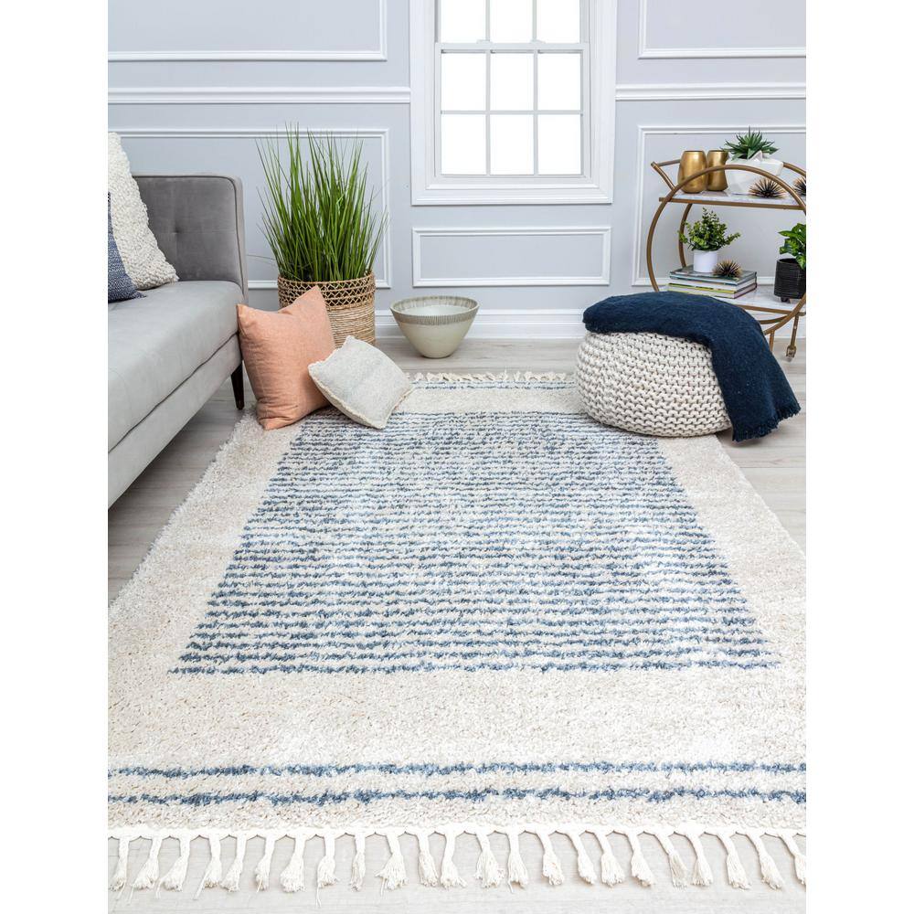 CosmoLiving by Cosmopolitan Ice Frost 2'6"x4' Shag Area Rug
