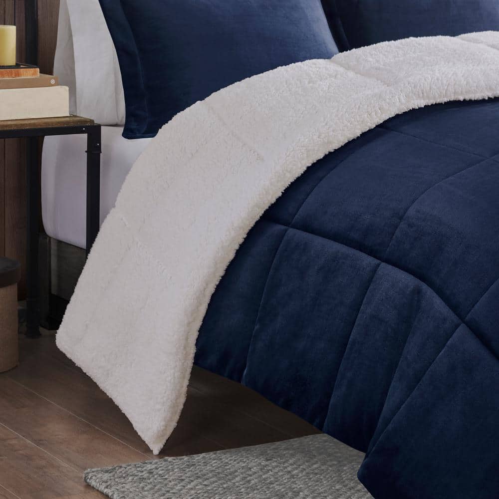 Full Navy/Ivory Down Alternative Comforter Set with Sherpa