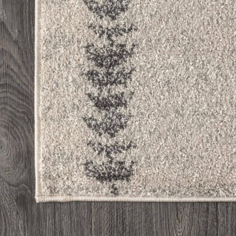 Gray and Ivory Geometric Rectangular Area Rug 3' x 5'
