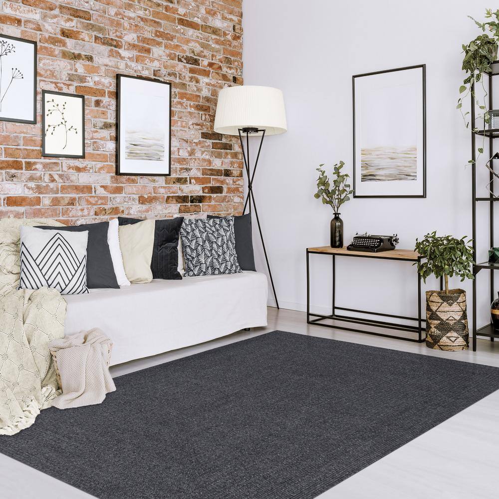 Charcoal Braided Synthetic 4' x 6' Indoor/Outdoor Rug