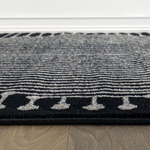 Modern Geometric Area Rug Black 2 ft. x 3 ft. Area Rug