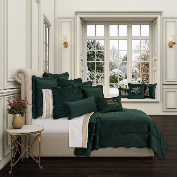 J QUEEN NEW YORK INC Monica 3-Pieces Evergreen Polyester King/Cal King Quilt Set