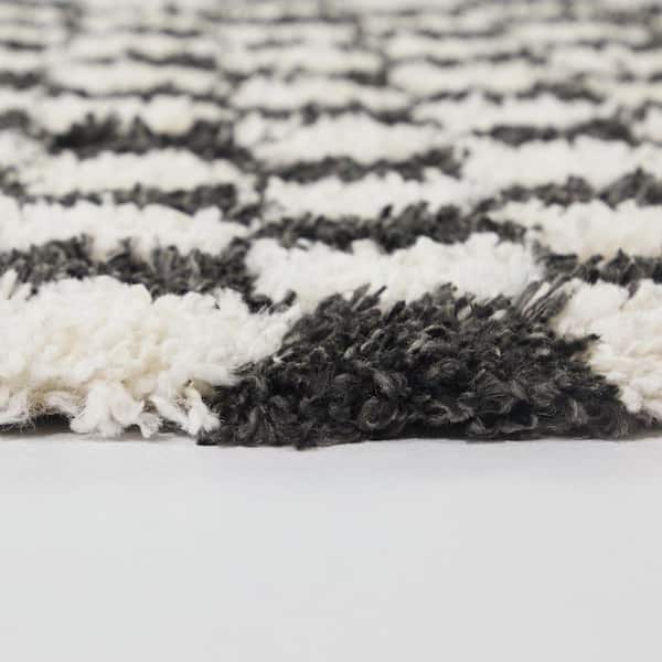 Mackie Charcoal 5 ft. 3 in. x 7 ft. Checkered Area Rug