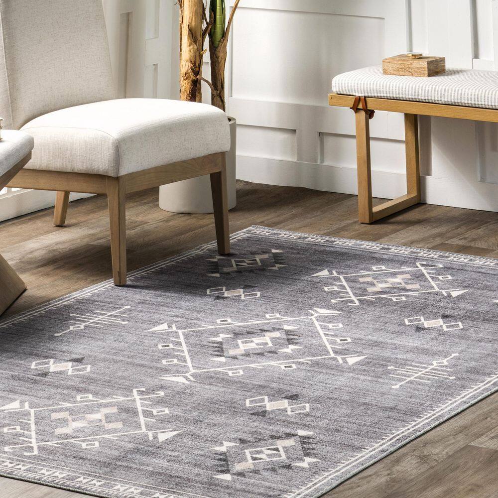 Gray Southwestern 8' x 10' Machine Washable Area Rug