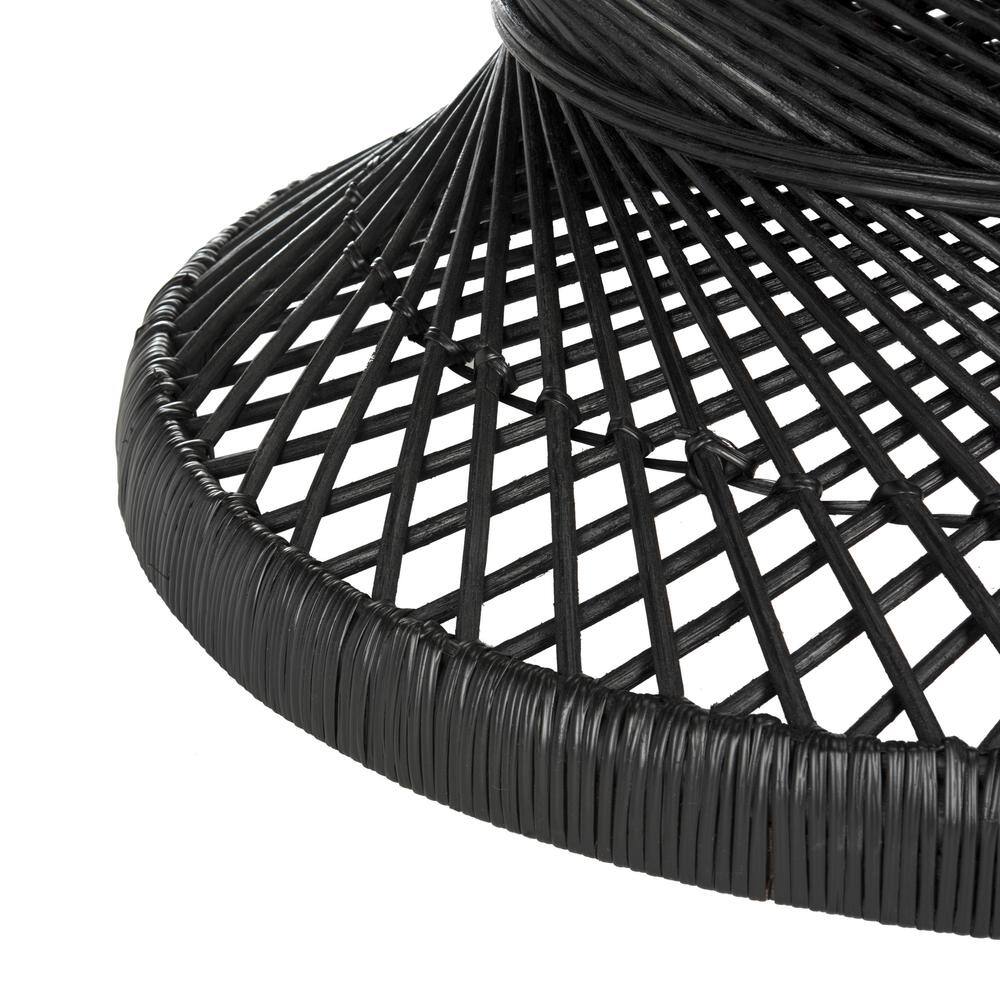 Urban Oasis 32'' Black Rattan Round Coffee Table