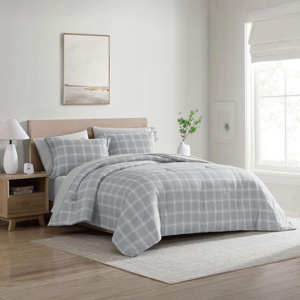 All-Season 7-Piece Reversible Grey Plaid and Solid Color Polyester Microfiber Queen Bed in a Set