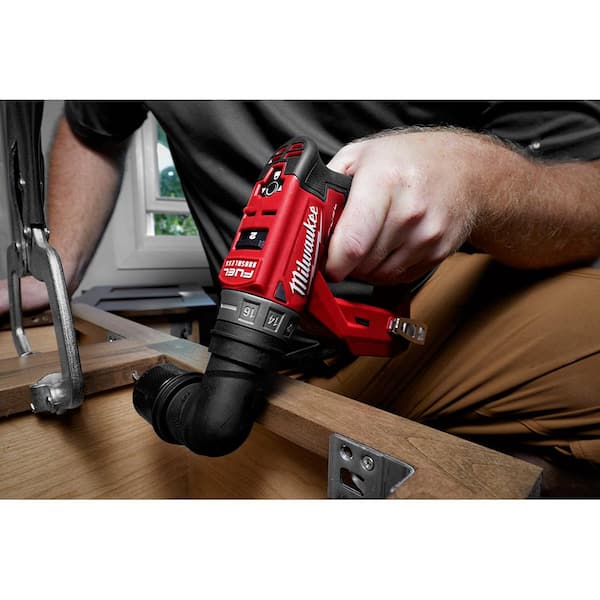 Milwaukee - M12 FUEL 12V Lithium-Ion Brushless Cordless 4-in-1 Installation 3/8 in. Drill Driver Kit w/XC High Output 5.0Ah Battery