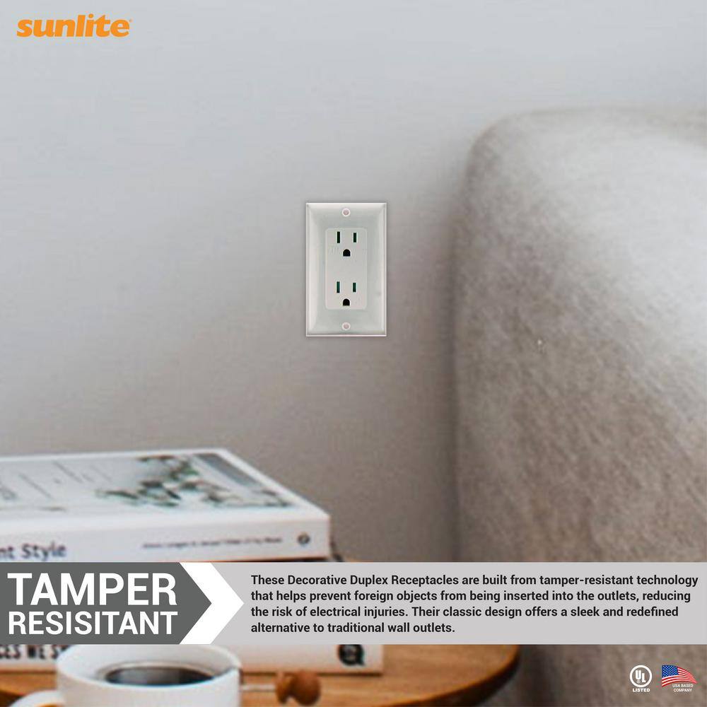 White Tamper Resistant Duplex Receptacle Outlet with Wall Plate