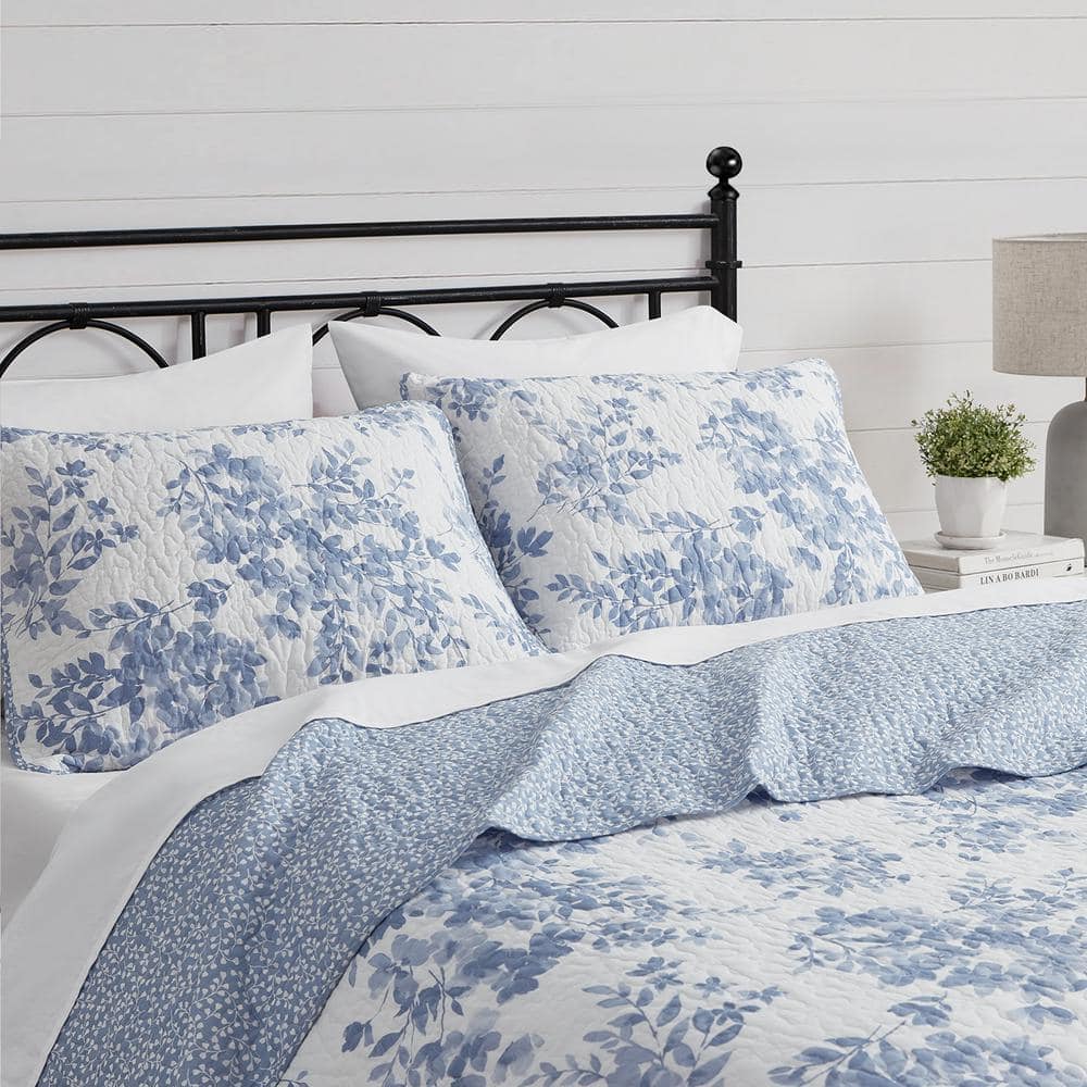 Philomena Twin White and Blue Reversible Cotton Quilt Set