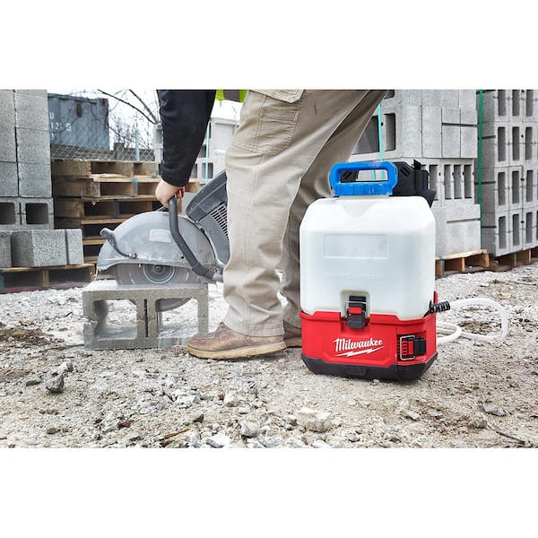 Milwaukee® M18™ SWITCH TANK™ 15 L Backpack Concrete Sprayer and Water  Supply 