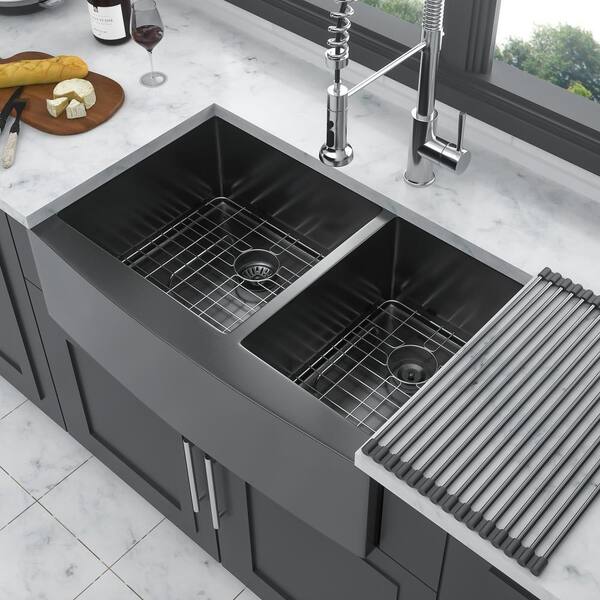 33 in. Farmhouse Double Bowl(60/40) 16-Gauge Gunmetal Black Stainless Steel Kitchen Sink with Bottom Grids