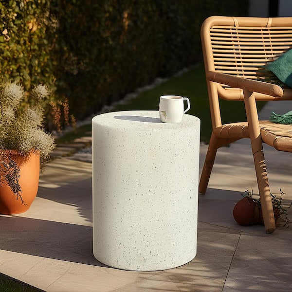 LuxenHome White Concrete Indoor Outdoor Round Side and End Table 