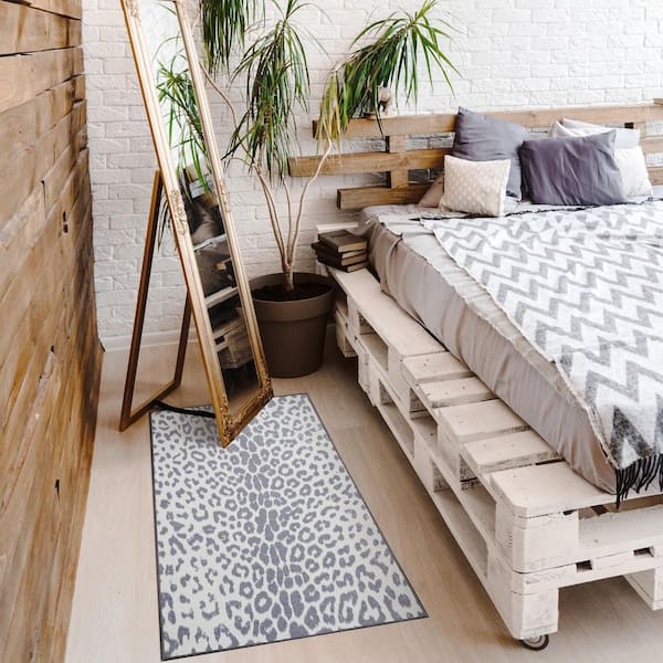 Miya Leopard Grey 3 ft. x 5 ft. Animal Print Washable Area Rug