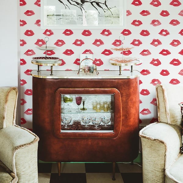 Novogratz Red Painted Lips Vinyl Peel and Stick Wallpaper Roll (Covers 28 sq. ft.)