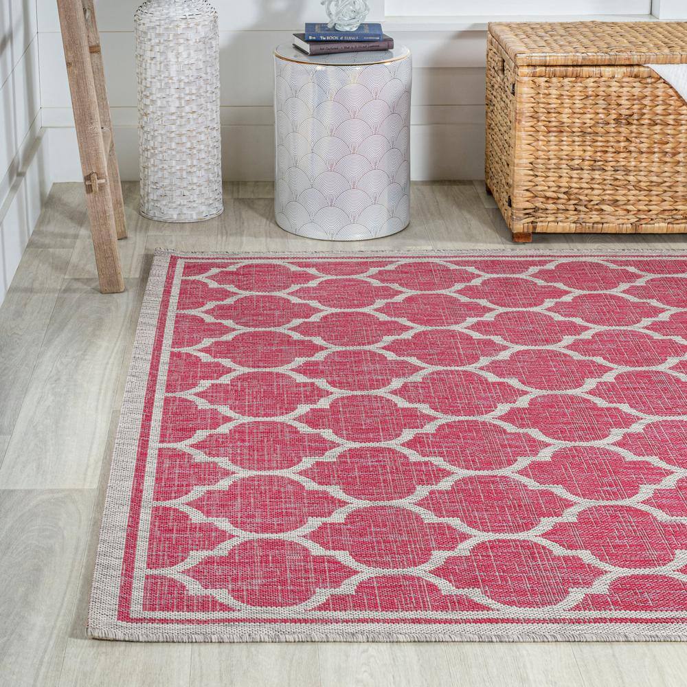 Fuchsia and Light Gray Moroccan Trellis Indoor/Outdoor Rug