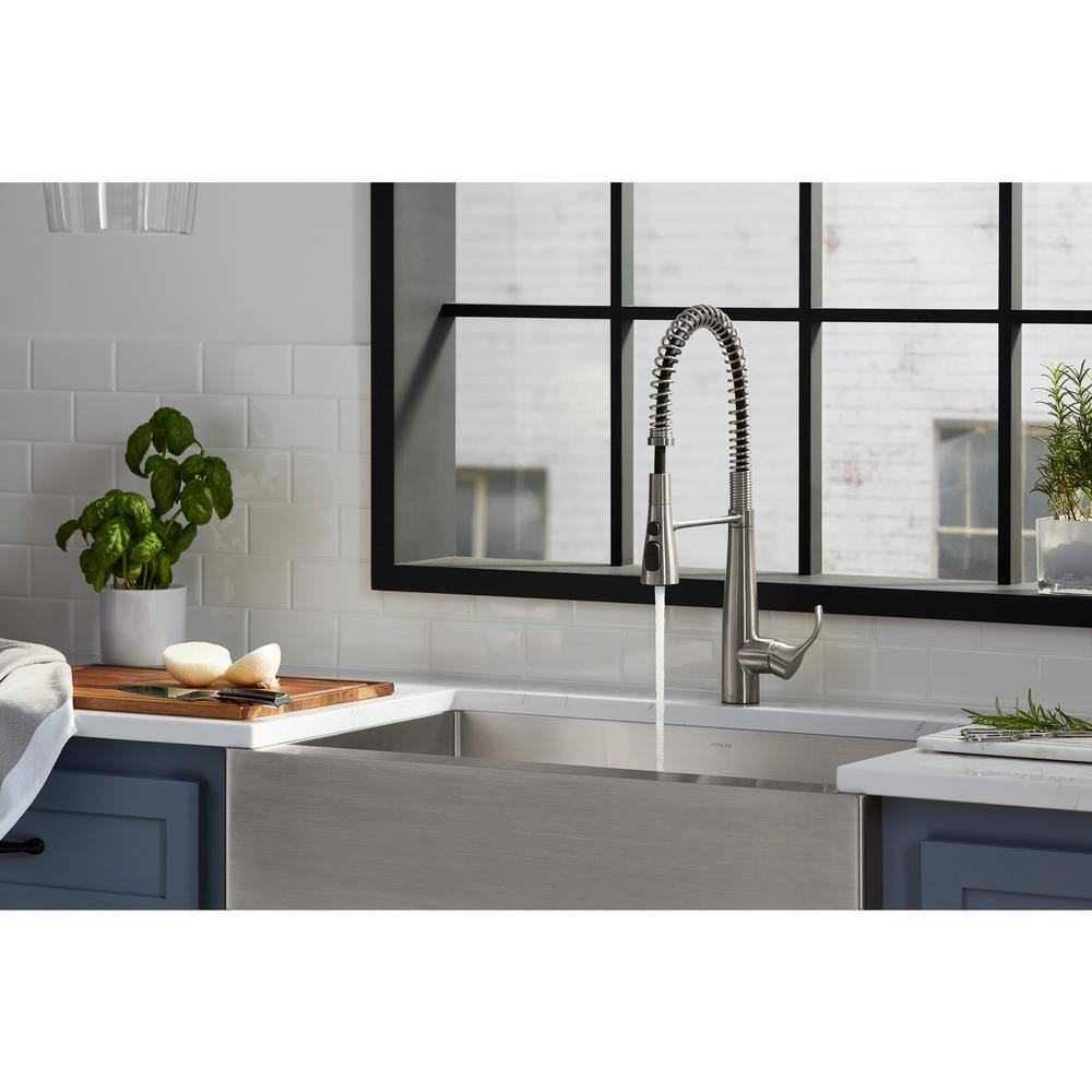 Polished Chrome Semi-Professional Kitchen Faucet with Pull-Out Spray