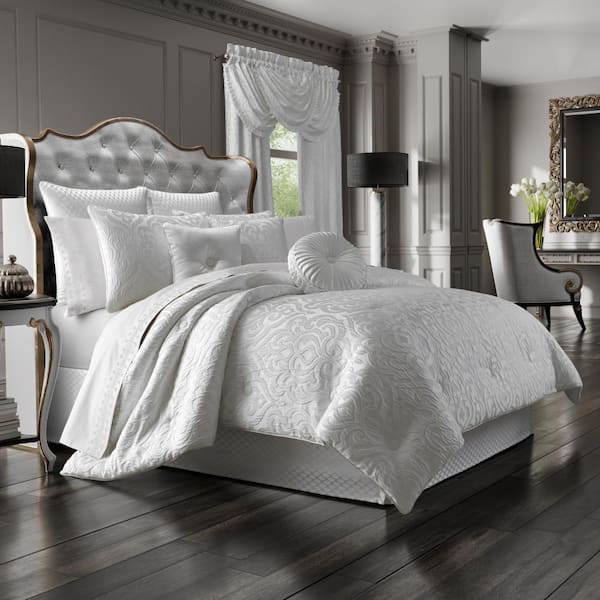 Antonia White 4Pc. White Polyester King Comforter Set 96 X 110"