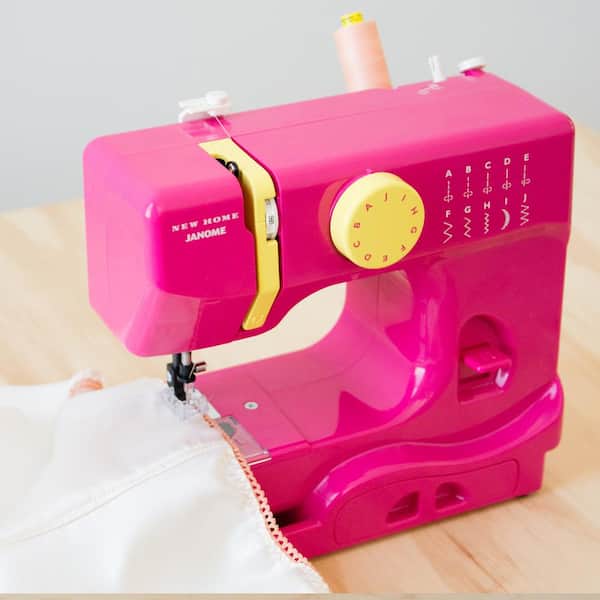 Janome Basic 10-Stitch Fastlane Sewing Machine 001fastlane