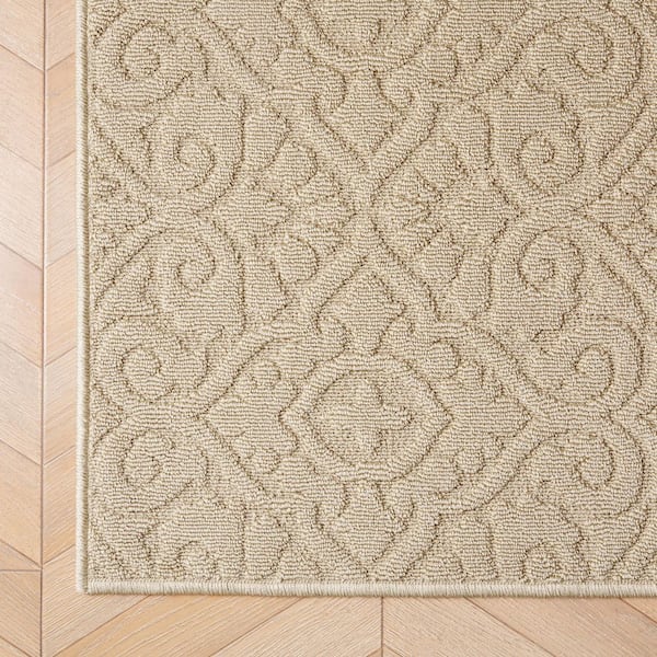 Feya Solid Berber 2 ft. x 8 ft. Tufted Medallion Polypropylene Runner Rug