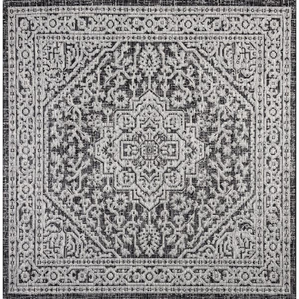 Sinjuri Medallion Textured Weave Gray/Black 5 ft. Square Indoor/Outdoor Area Rug