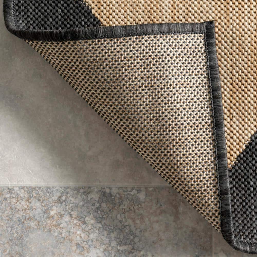Sabina Dark Grey Diamond Trellis Synthetic Area Rug