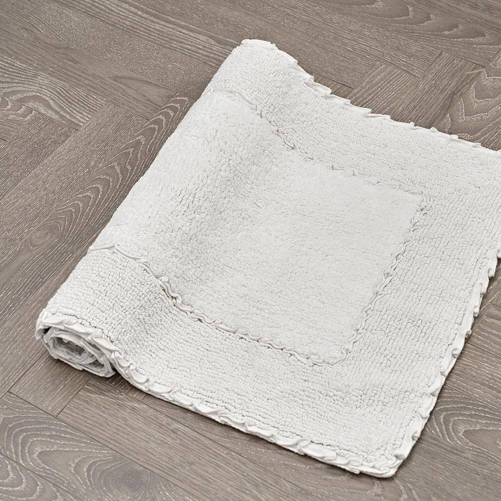 White Cotton Ruffled Border Bathroom Rug 20" x 34"