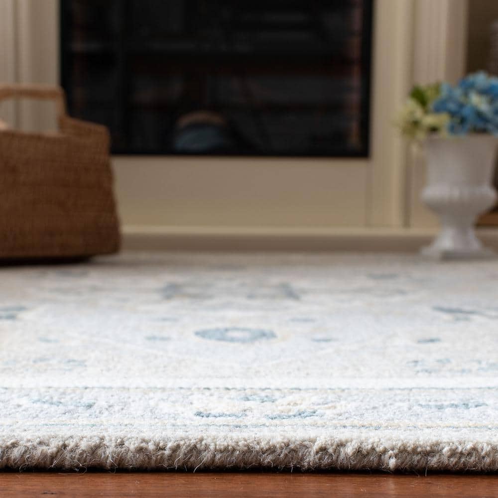 Light Grey and Ivory Hand-Tufted Wool Medallion Rug 4' x 6'