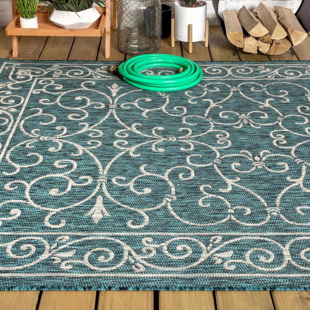 Teal & Gray Vintage Filigree 8'x10' Synthetic Indoor/Outdoor Rug