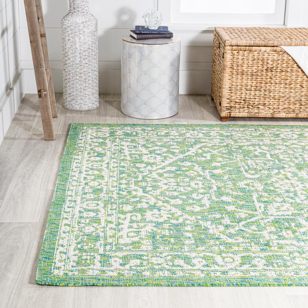 Bohemian Medallion Cream/Green Synthetic 4' x 6' Area Rug