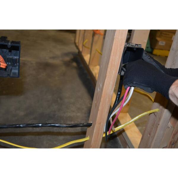 Southwire 500 Ft 8 3 Stranded Romex Simpull Cu Nm B W G Wire 63949205 The Home Depot