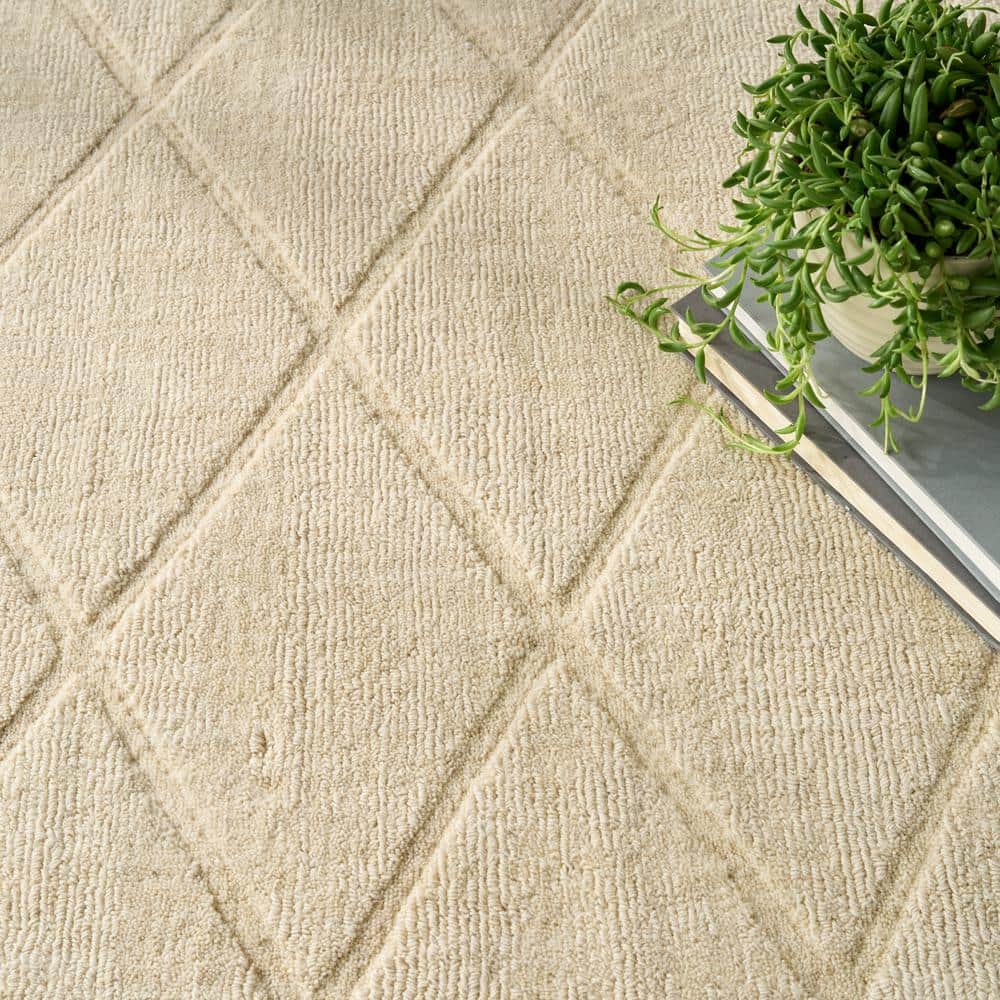 Ivory Geometric Handwoven Wool 5' x 7' Area Rug