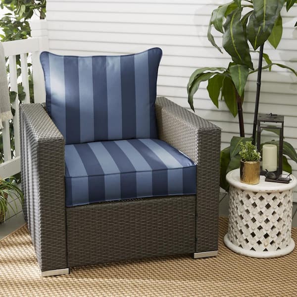 25 x outlet 26 outdoor cushions