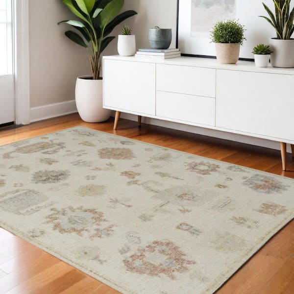 Gray 4 x 6 ft. Knotted Floral Rectangle Indoor Area Rug