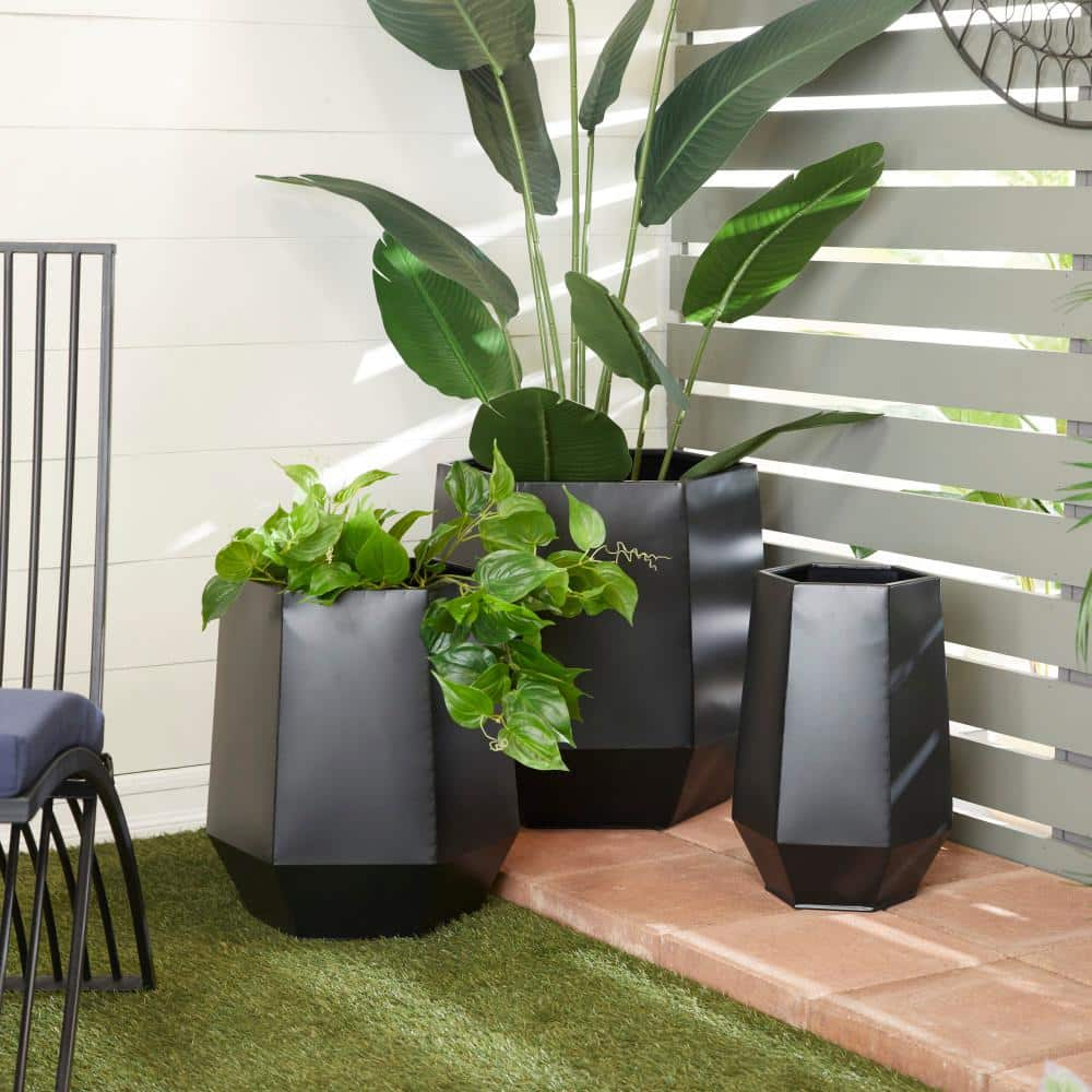 Litton Lane 20in. Medium Black Metal Indoor Outdoor Planter (3- Pack ...